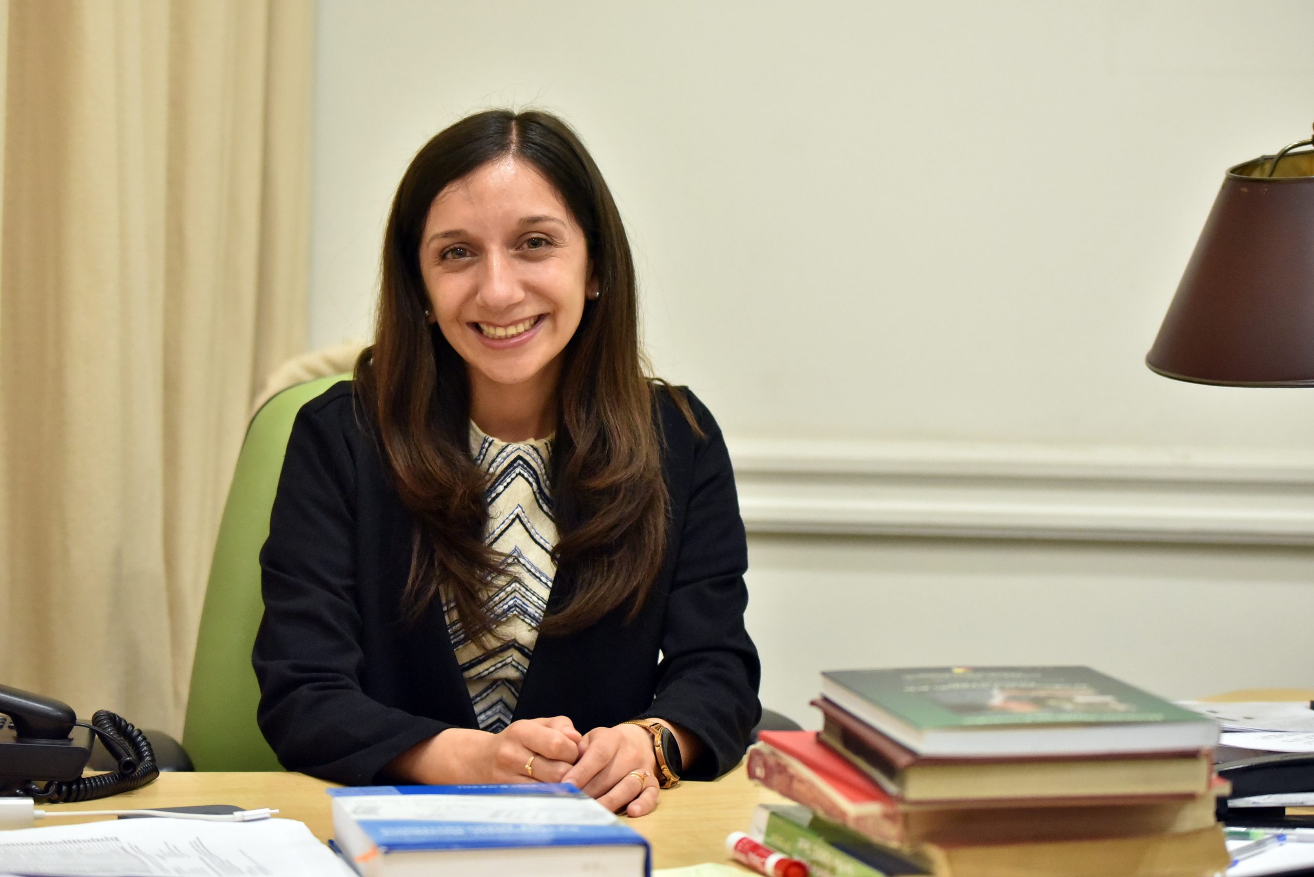 Dr. Fanny Petermann-Rocha in her research office